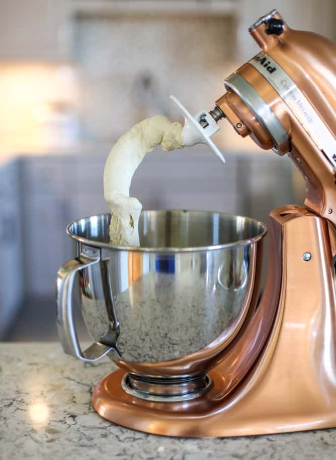 slow roasted cherry tomato pizza with garlic cream and arugula I howsweeteats.com #pizza #recipes