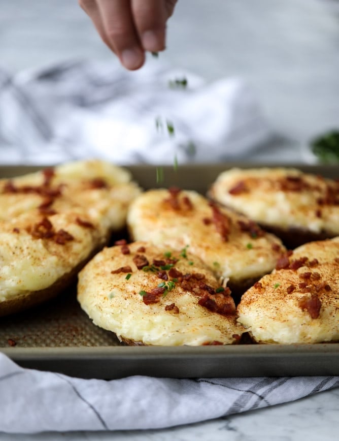 greek yogurt twice baked potatoes I howsweeteats.com #potatoes #twicebaked #sidedish #christmas #holiday