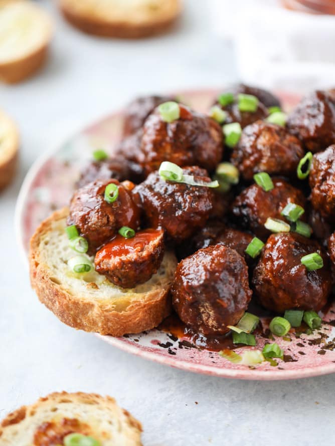 slow cooker chipotle maple meatballs I howsweeteats.com #slowcooker #meatballs #turkey #maple #chipotle