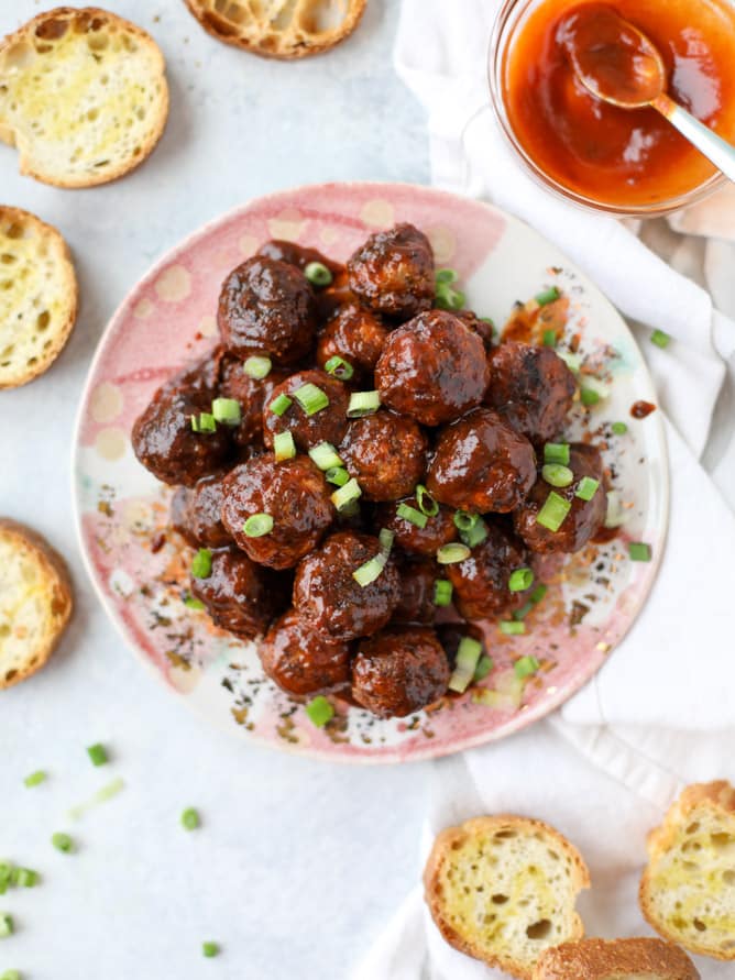 slow cooker chipotle maple meatballs I howsweeteats.com #slowcooker #meatballs #turkey #maple #chipotle