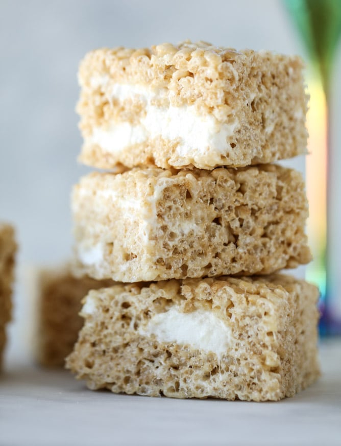 champagne caramel krispie treats I howsweeteats.com #brownrice #ricekrispietreats #champagne #caramel