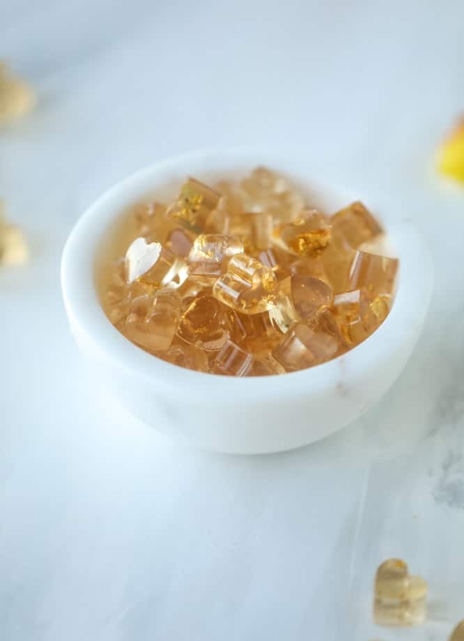 rosé champagne gummy bears I howsweeteats.com #gummybears #champagne #rosé #candy #homemade