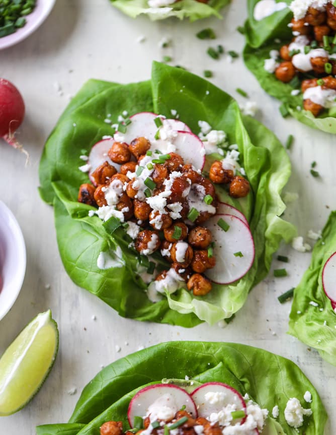 crunchy BBQ chickpea lettuce wraps I howsweeteats.com #chickpeas #lettucewraps #vegetarian #bbqsauce