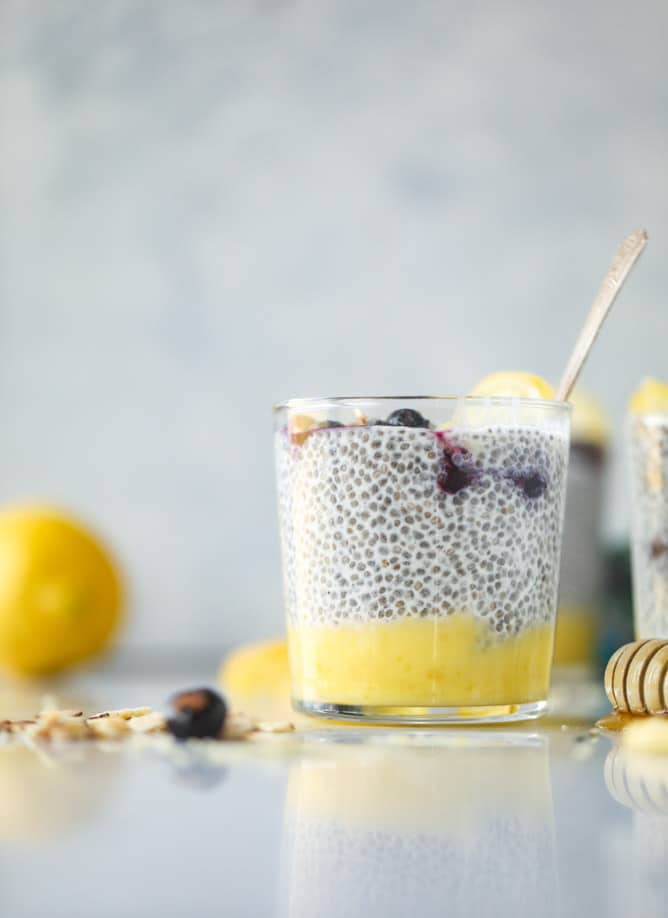 lemon curd chia pudding parfait I howsweeteats.com #lemon #lemoncurd #chiapudding #snack #healthy
