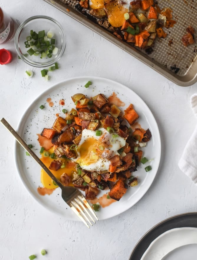 sheet pan breakfast I howsweteats.com #breakfast #sheetpan #sweetpotato #eggs #bacon