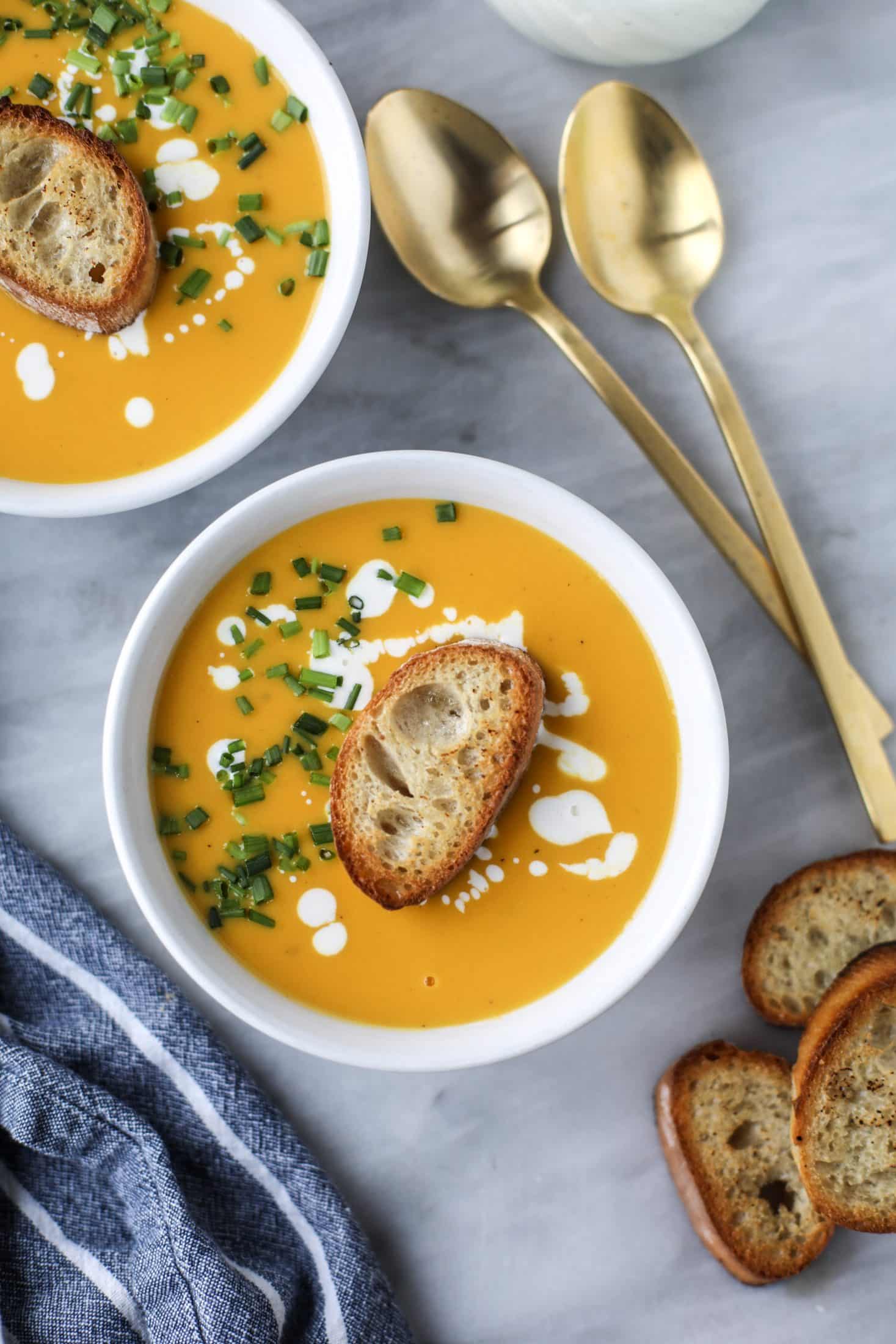 the pretty dish book club I howsweeteats.com