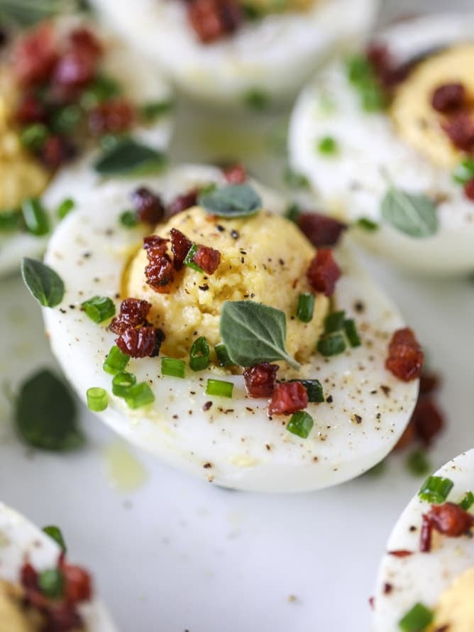 french onion deviled eggs I howsweeteats.com #deviledeggs #frenchonion #easter #egg #recipes