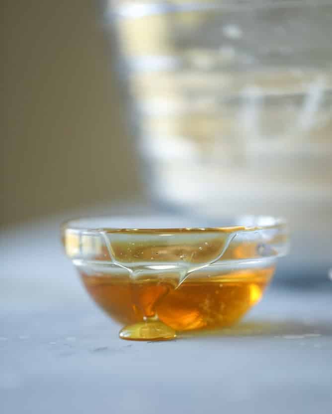 honey cheddar black pepper scones I howsweeteats.com #scones #honey #cheddar #blackpepper