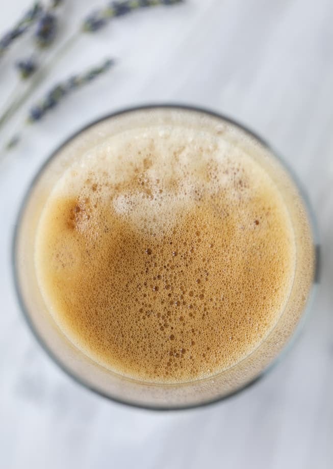 lavender vanilla iced lattes I howsweeteats.com #lavender #vanilla #icedcoffee #latte #coldbrew