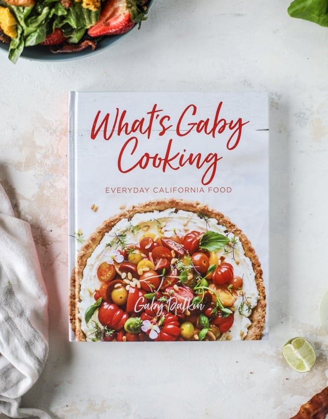 chipotle chicken cobb salad I howsweeteats.com #chipotle #chicken #cobb #salad #bacon #avocado