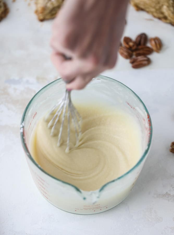 hummingbird cake scones I howsweeteats.com #scones #hummingbird #cake #breakfast #pineapple #coconut #banana