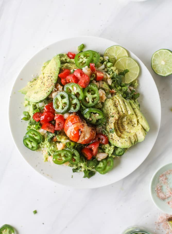 lobster guacamole I howsweeteats.com #lobster #guacamole #avocado #seafood #dip