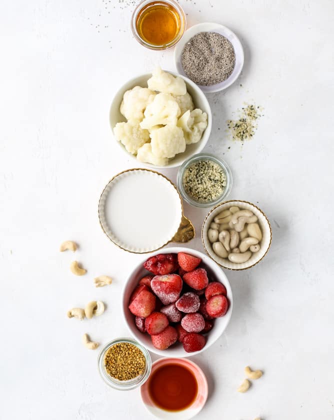 strawberry cashew smoothie I howsweeteats.com #strawberry #cashew #smoothie #healthy #breakfast