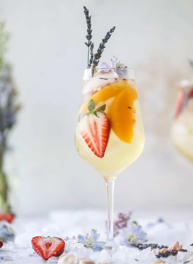 lavender sangria I howsweeteats.com #lavender #whitewine #sangria #cocktails