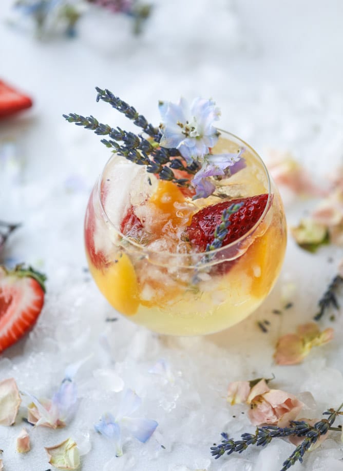 lavender sangria I howsweeteats.com #lavender #whitewine #sangria #cocktails