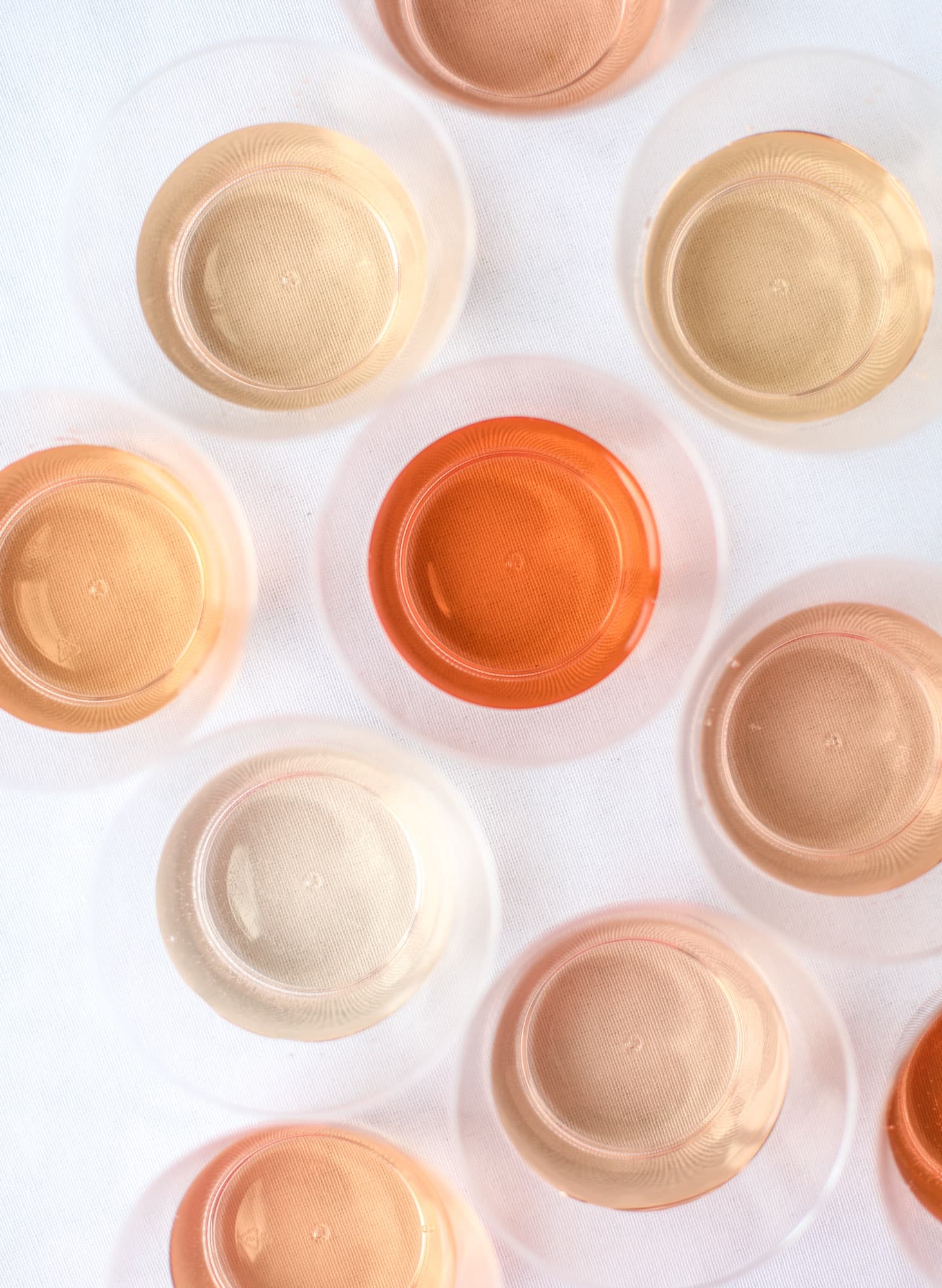 The best rosé to drink - all here in one epic summer guide for you! I'm sharing my personal favorite top ten rosé wines to drink in summer 2018, along with the perfect cheese board and snacks to go with. I howsweeteats.com #rosé #rose #summer #2018 #cheeseboard