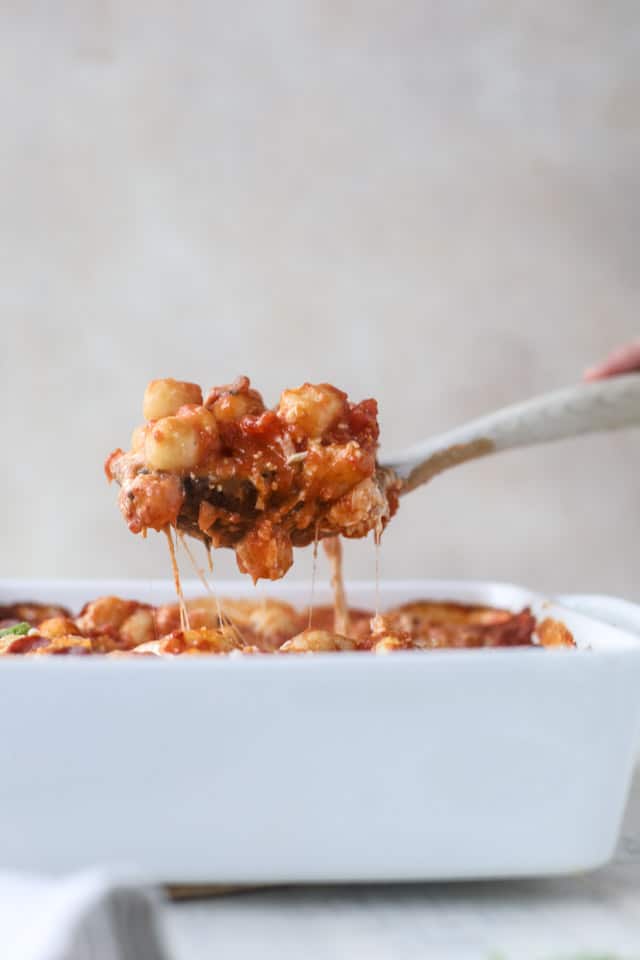 come join us for the pretty dish book club in november I howsweeteats.com #theprettydish #bookclub