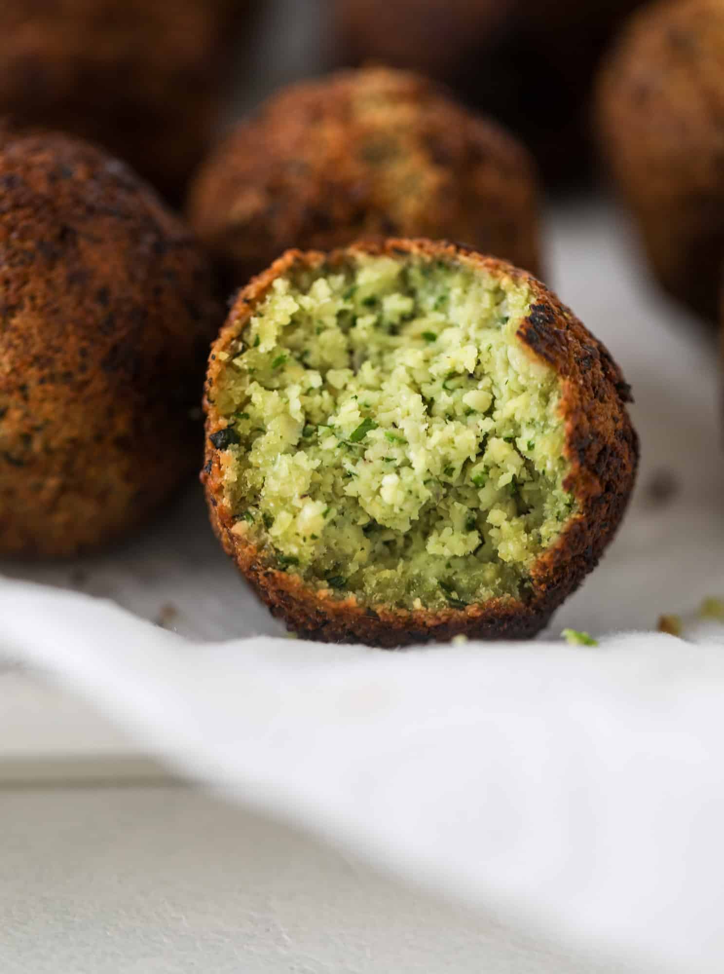 Falafel + cauliflower hummus I howsweeteats.com #falafel #hummus