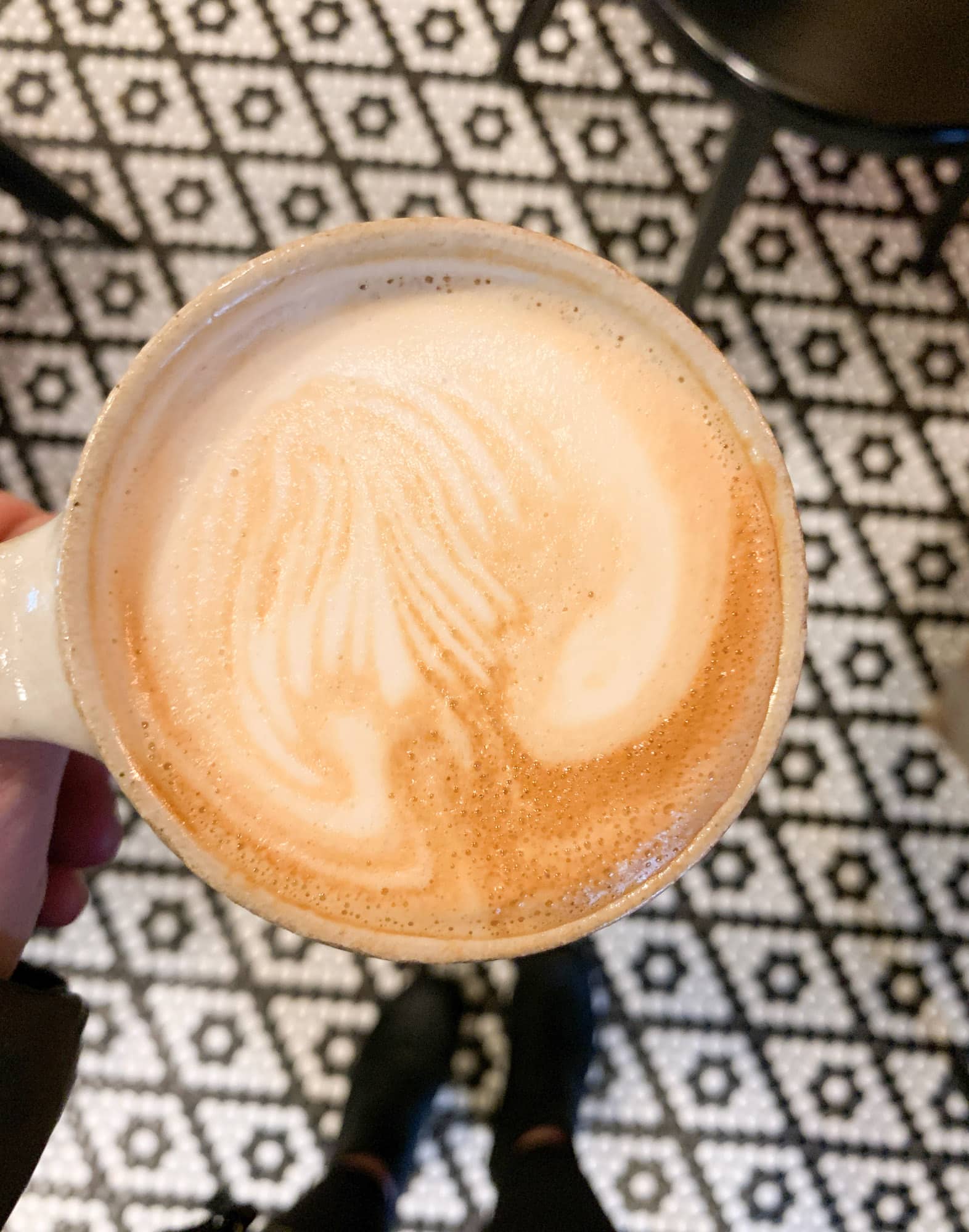 A guide to my favorites places to eat in Pittsburgh along with the best Pittsburgh restaurants. Everything from coffee to dinner! I howsweeteats.com #pittsburgh #restaurants