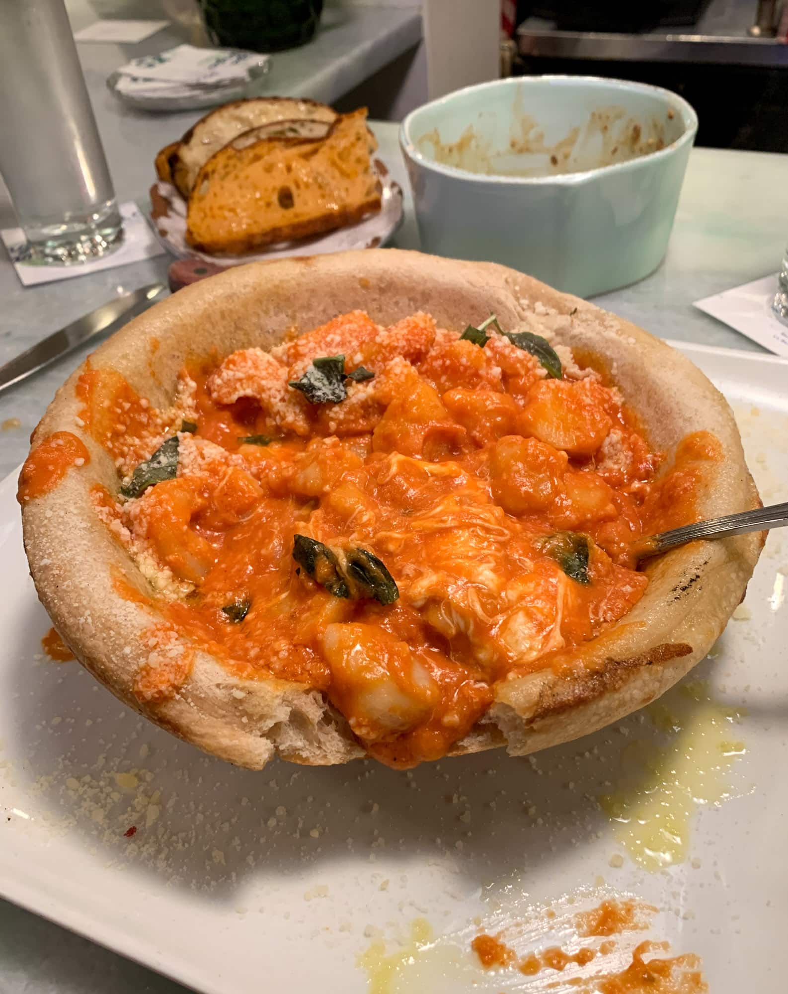 A guide to my favorites places to eat in Pittsburgh along with the best Pittsburgh restaurants. Everything from coffee to dinner! I howsweeteats.com #pittsburgh #restaurants