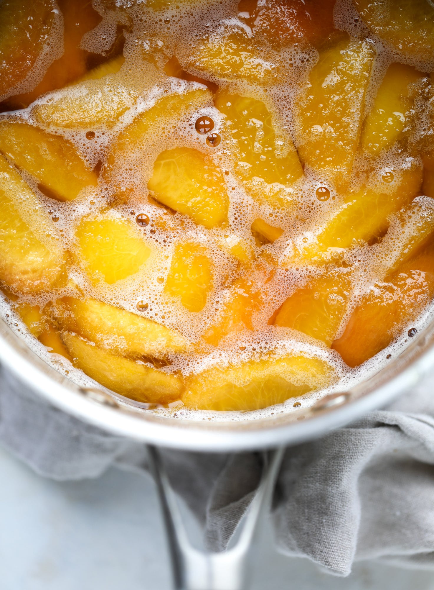 prosecco poached peaches