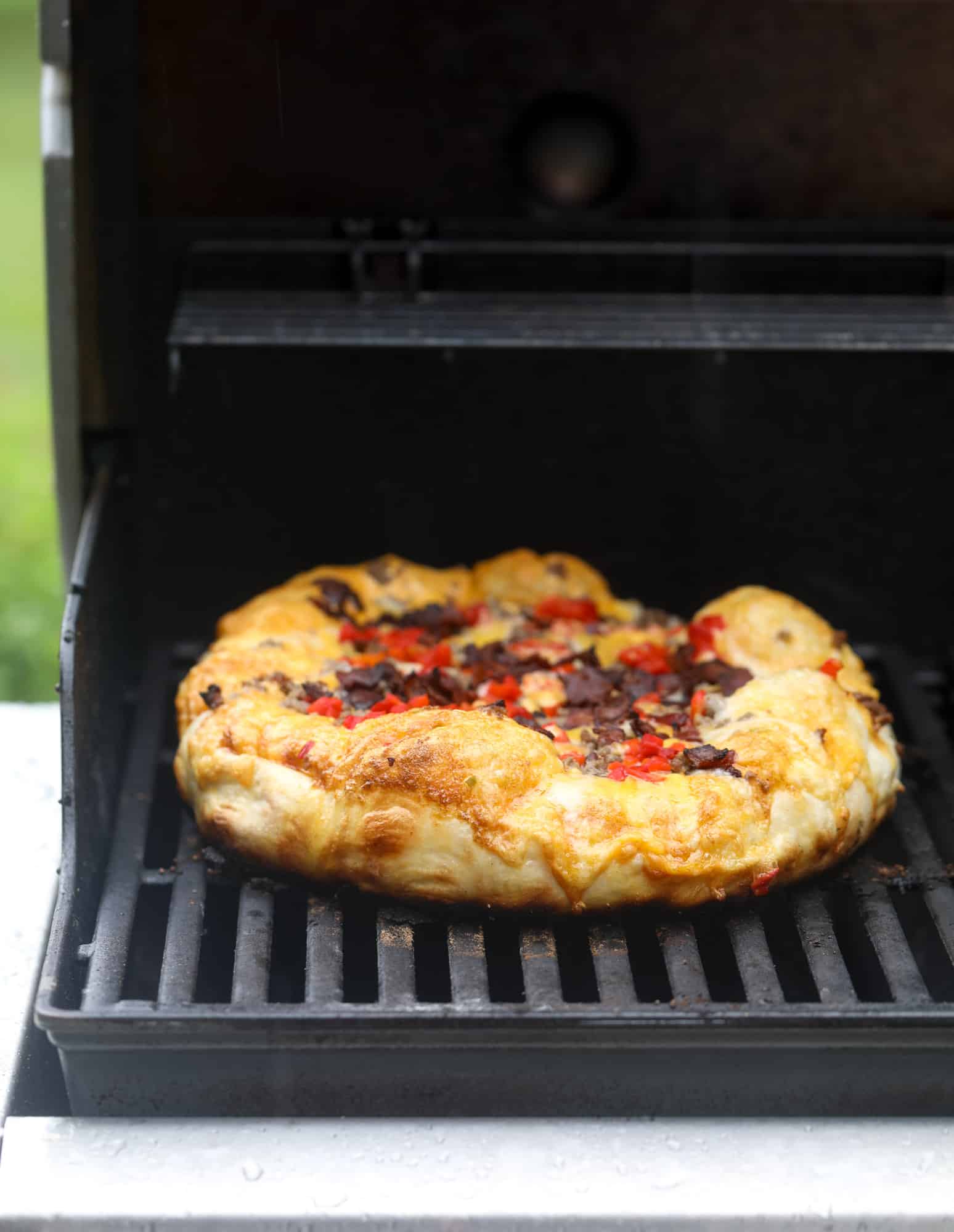 pizza on the grill