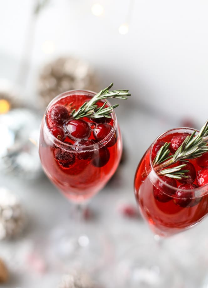 Sharing 25 of my favorite holiday recipes to make over christmas break, from brunch to dinner, cocktails and dessert! So many options.