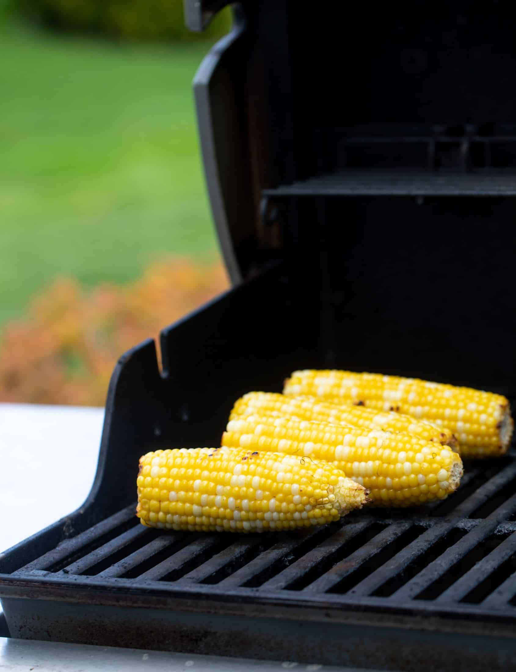 corn on the cob on the grill