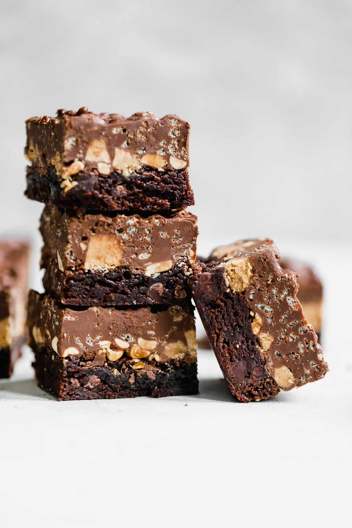 better than crack brownies I howsweeteats.com #brownies #chocolate #peanutbutter