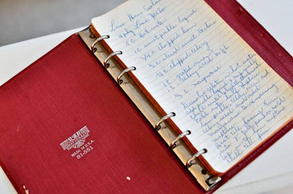 Simple Light Crab Cakes I howsweeteats.com Simple Light Crab Cakes I howsweeteats.com