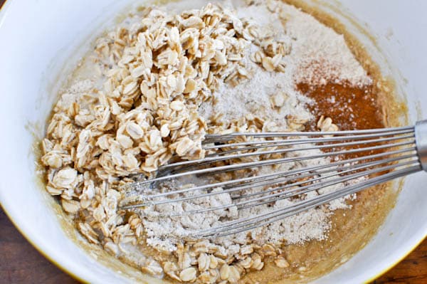 Oatmeal Chocolate Chip Cookie Muffins I howsweeteats.com Oatmeal Chocolate Chip Cookie Muffins I howsweeteats.com