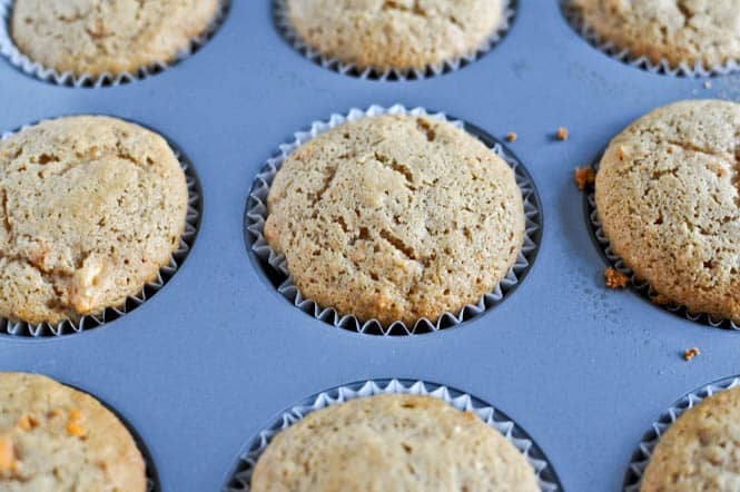 Sweet Potato Pie Cupcakes with Marshmallow Frosting I howsweeteats.com Sweet Potato Pie Cupcakes with Marshmallow Frosting I howsweeteats.com