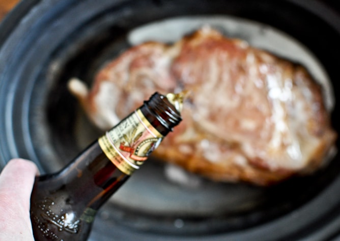 Crockpot Beer Carnitas Tacos I howsweeteats.com Crockpot Beer Carnitas Tacos I howsweeteats.com