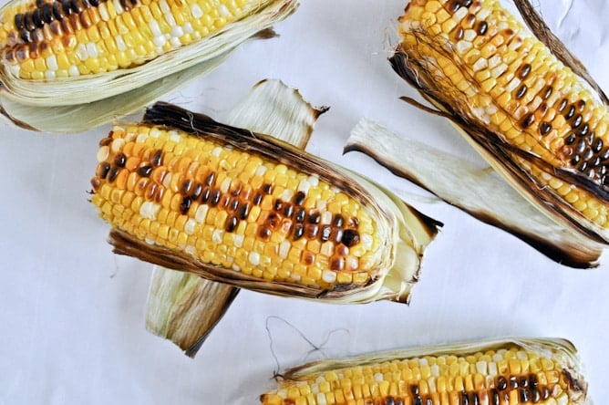 Grilled Corn + Cheddar Quinoa I howsweeteats.com Grilled Corn + Cheddar Quinoa I howsweeteats.com