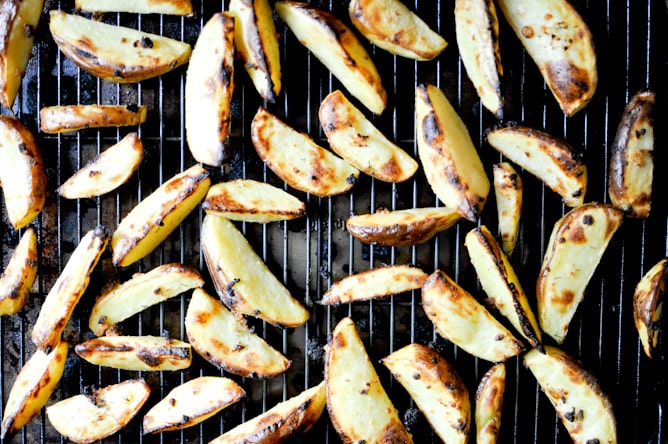 Sour Cream + Onion Oven Fries I howsweeteats.com Sour Cream + Onion Oven Fries I howsweeteats.com