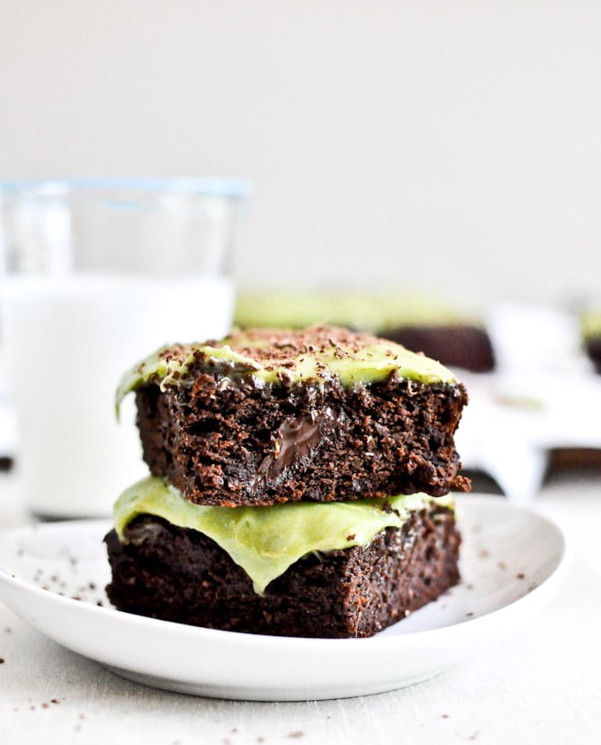 Fudgy Avocado Brownies I howsweeteats.com Fudgy Avocado Brownies I howsweeteats.com