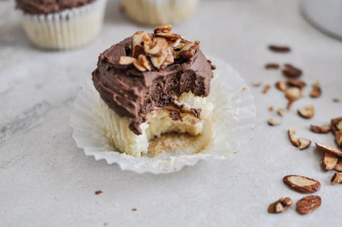 Sugared Toasted Almond Cupcakes with Chocolate Frosting I howsweeteats.com