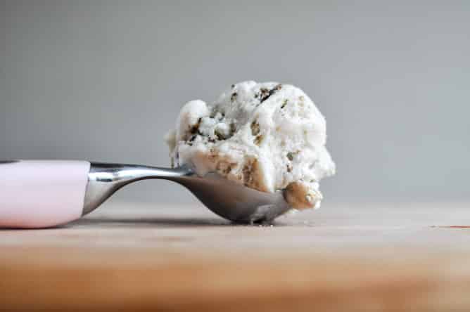 Gooey S'mores Ice Cream Cake I howsweeteats.com