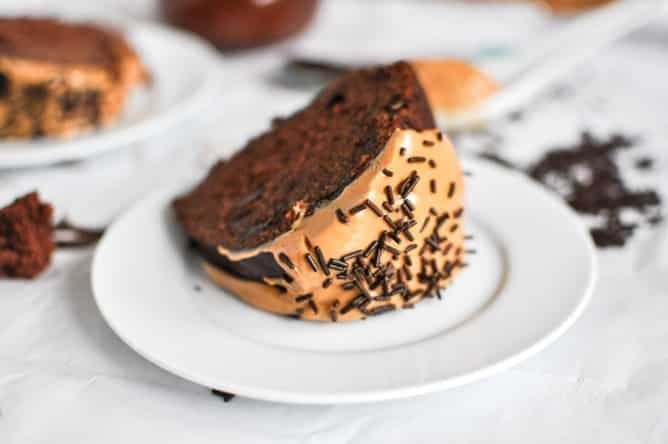 Chocolate Fudge Peanut Butter Cake I howsweeteats.com