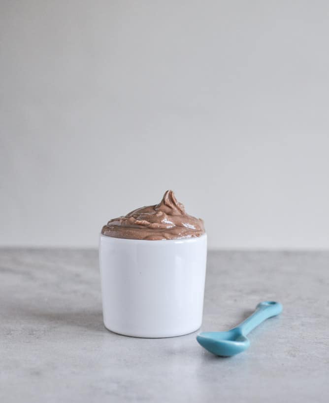 Homemade Milk Chocolate Cashew Butter I howsweeteats.com Homemade Milk Chocolate Cashew Butter I howsweeteats.com