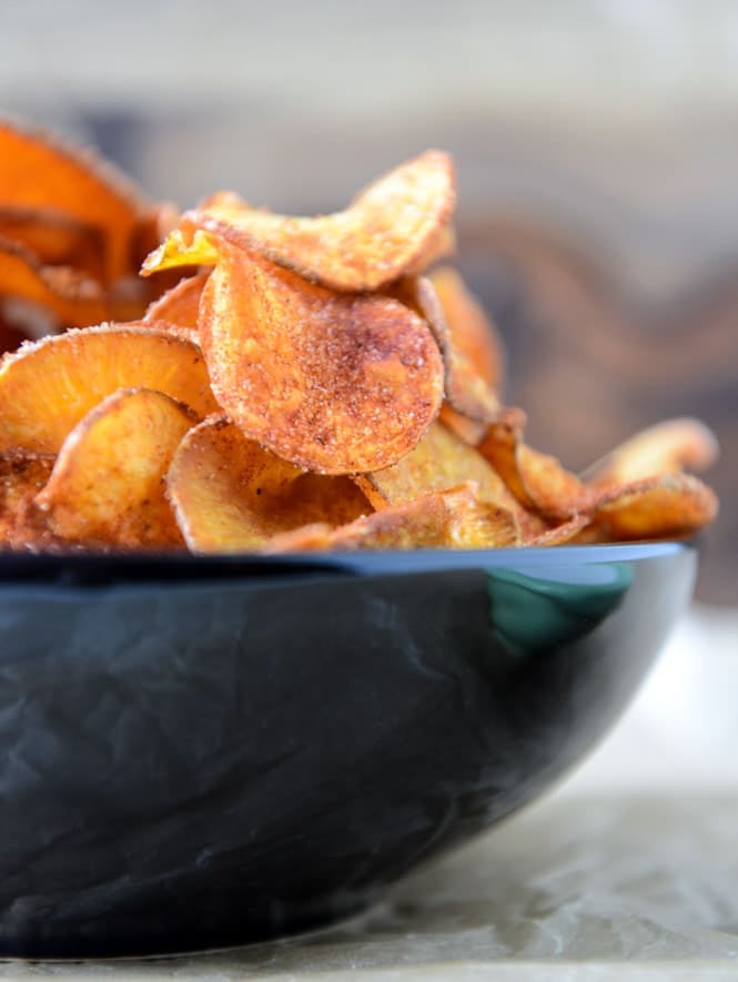 Homemade BBQ Sweet Potato Chips I howsweeteats.com
