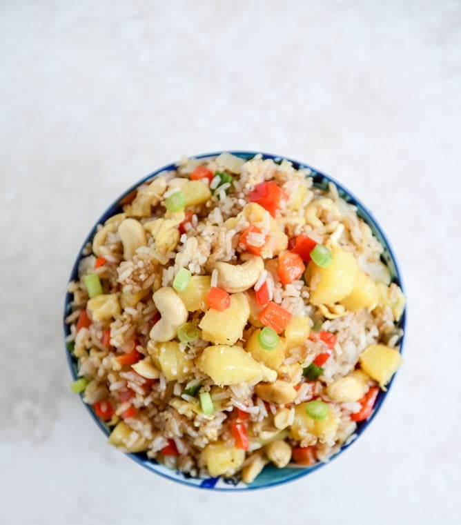 Pineapple Cashew Fried Rice I howsweeteats.com Pineapple Cashew Fried Rice I howsweeteats.com