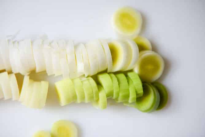 Easy Thai Chickpea Curry with Coconut Rice I howsweeteats.com Easy Thai Chickpea Curry with Coconut Rice I howsweeteats.com