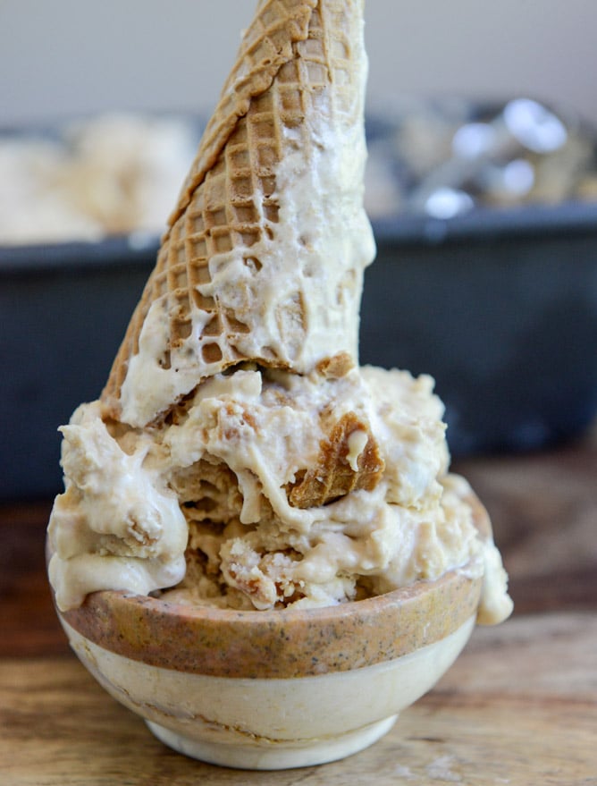 Fluffernutter Chip Ice Cream I howsweeteats.com