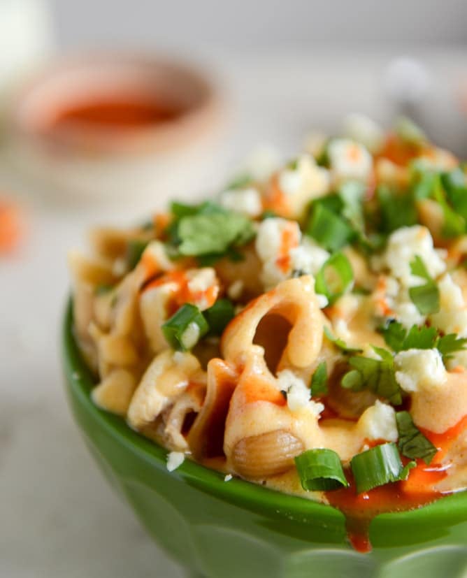 Stovetop Buffalo Chicken Shells + Cheese I howsweeteats.com