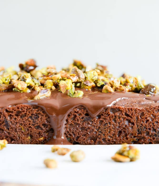 Whole Wheat Chocolate Fudge Zucchini Snack Cake with Candied Pistachios I howsweeteats.com