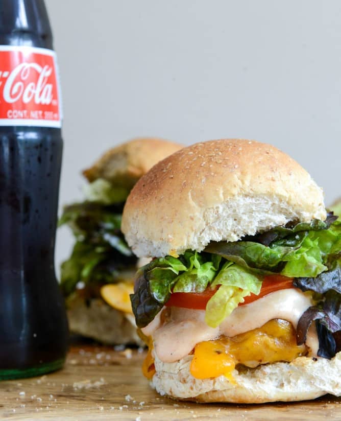 Roasted Jalapeño Cheddar Turkey Burgers with BBQ Aioli I howsweeteats.com Roasted Jalapeño Cheddar Turkey Burgers with BBQ Aioli I howsweeteats.com