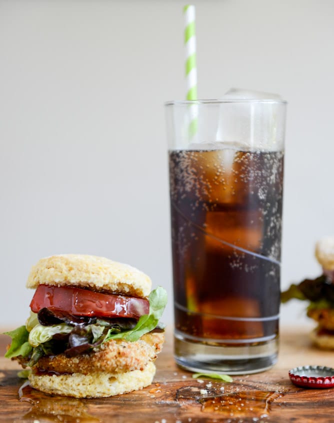 Crispy Buttermilk Baked Chicken + Corn Bread Biscuit Sliders I howsweeteats.com Crispy Buttermilk Baked Chicken + Corn Bread Biscuit Sliders I howsweeteats.com