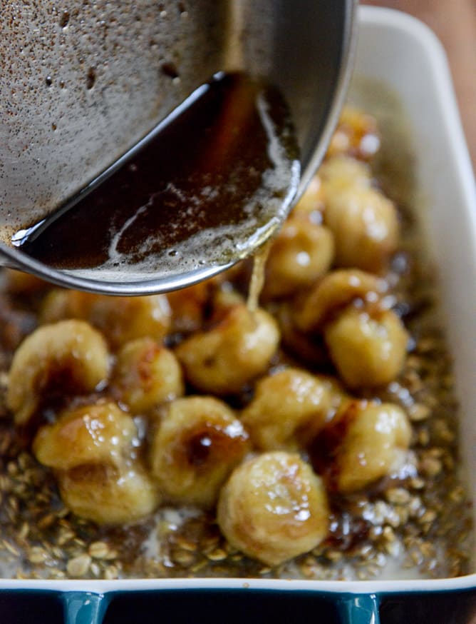 Eggnog Baked Oatmeal with Caramelized Bananas and Vanilla Bean Brown Butter I howsweeteats.com