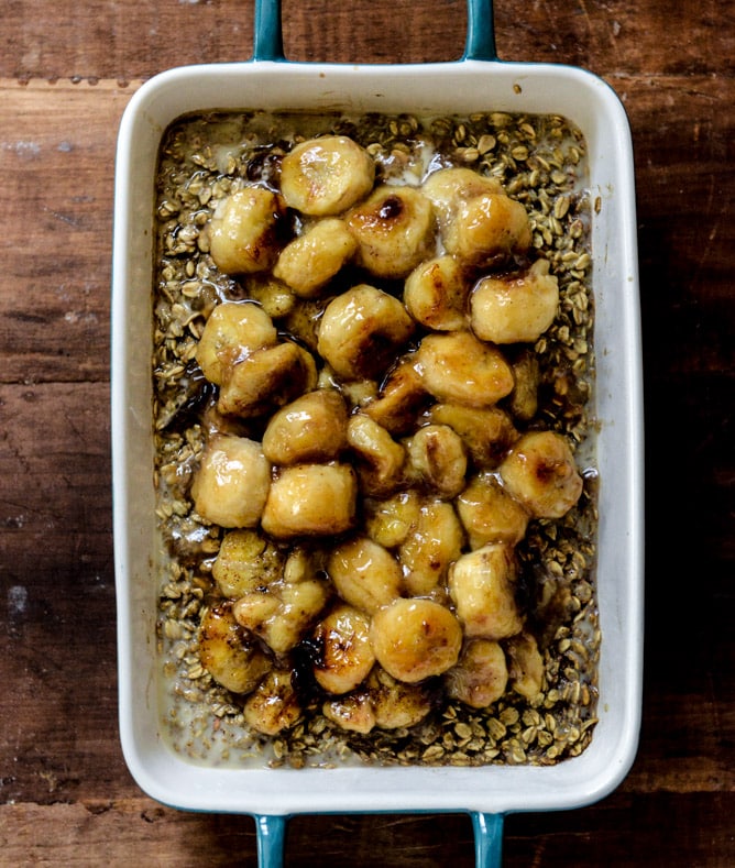 Eggnog Baked Oatmeal with Caramelized Bananas and Vanilla Bean Brown Butter I howsweeteats.com